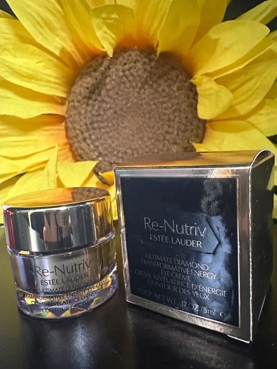 🎉 Estée Lauder RE-NUTRIV ULTIMATE DIAMOND TRANSFORMATIVE ENERGY EYE CREME ~ New - Picture 3 of 4
